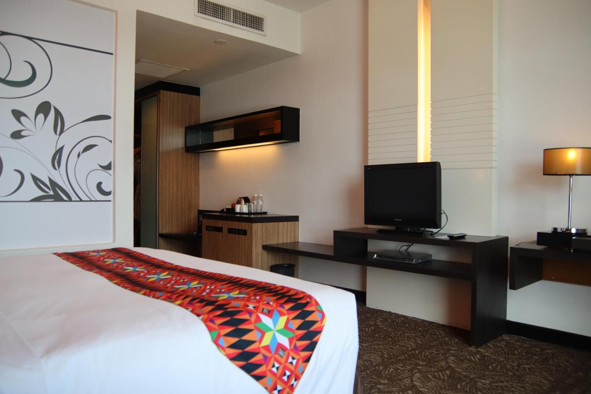 The Klagan Hotel Kota Kinabalu Bagian luar foto