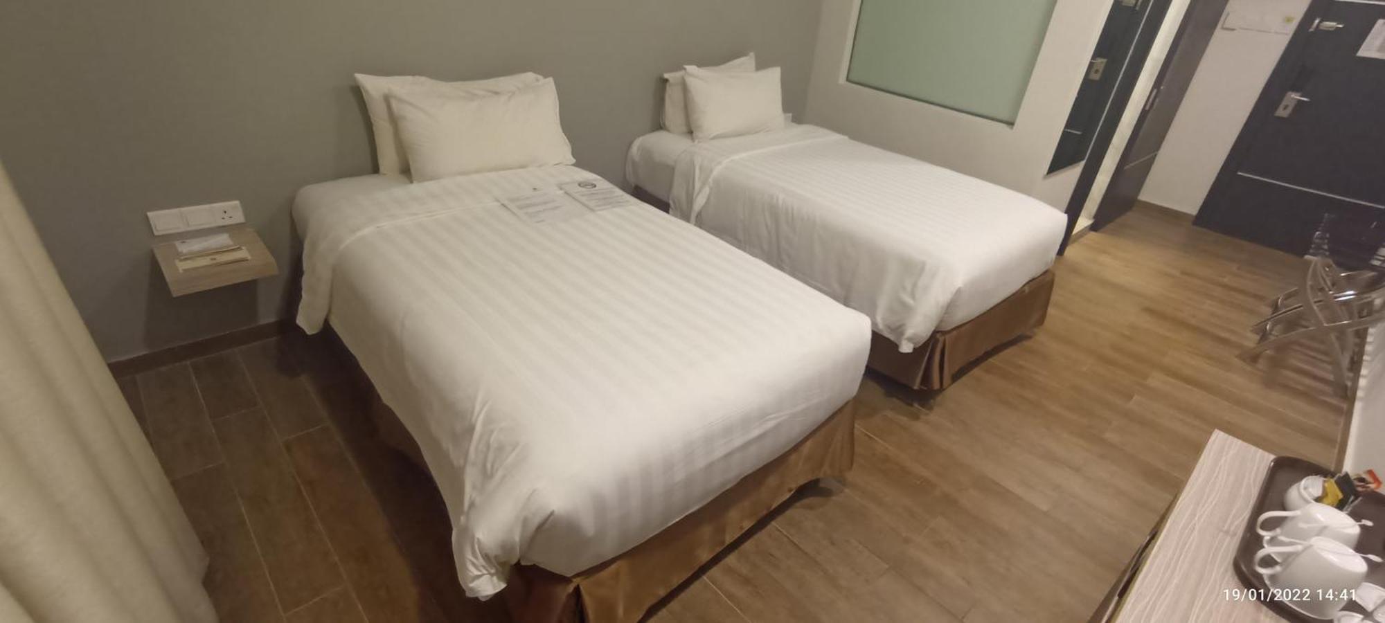 The Klagan Hotel Kota Kinabalu Bagian luar foto