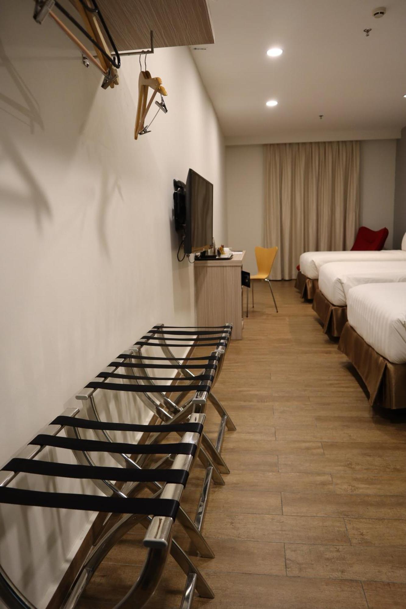 The Klagan Hotel Kota Kinabalu Bagian luar foto